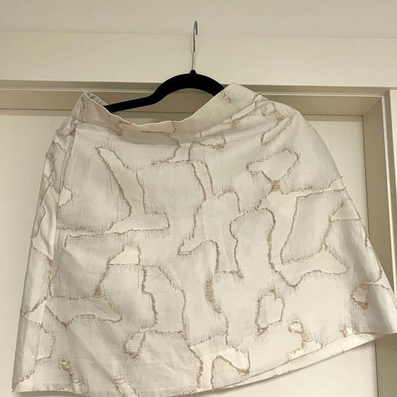 COS Crème Skirt w/ Pockets - Picture 2 of 4